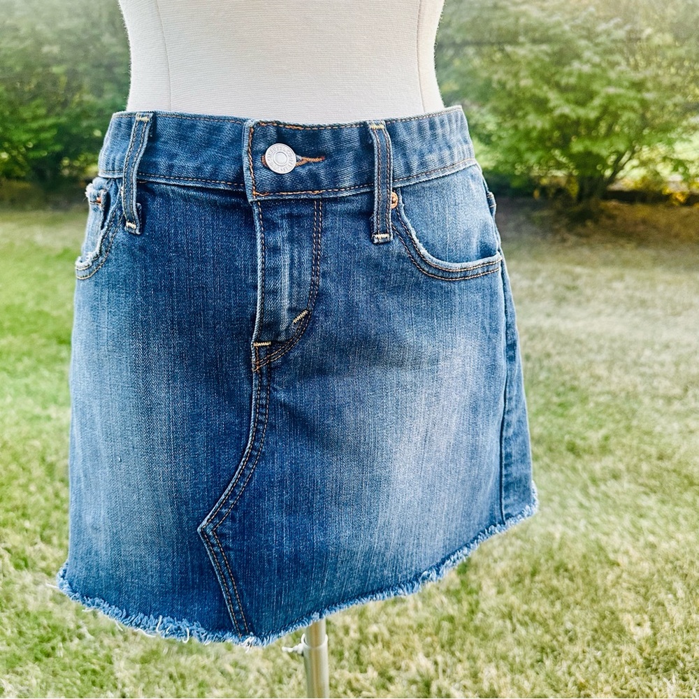 Levi’s Denim Raw Hem Mini Skirt - Size 6